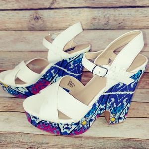 Adorable theme platform wedge sandal 7.5